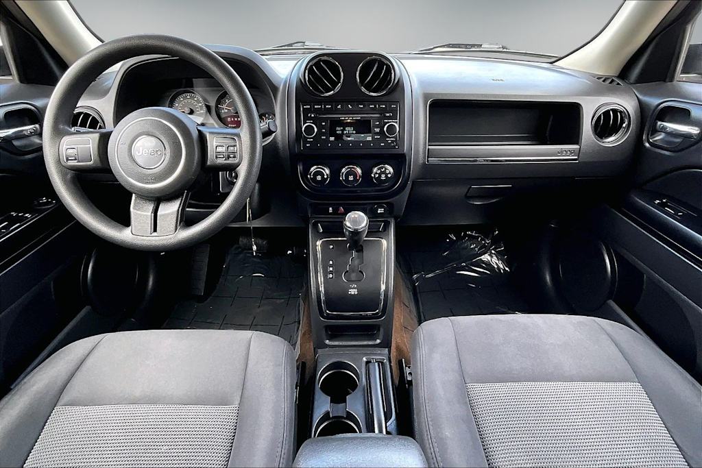 Thumbnail: 2015 Jeep Patriot - 9