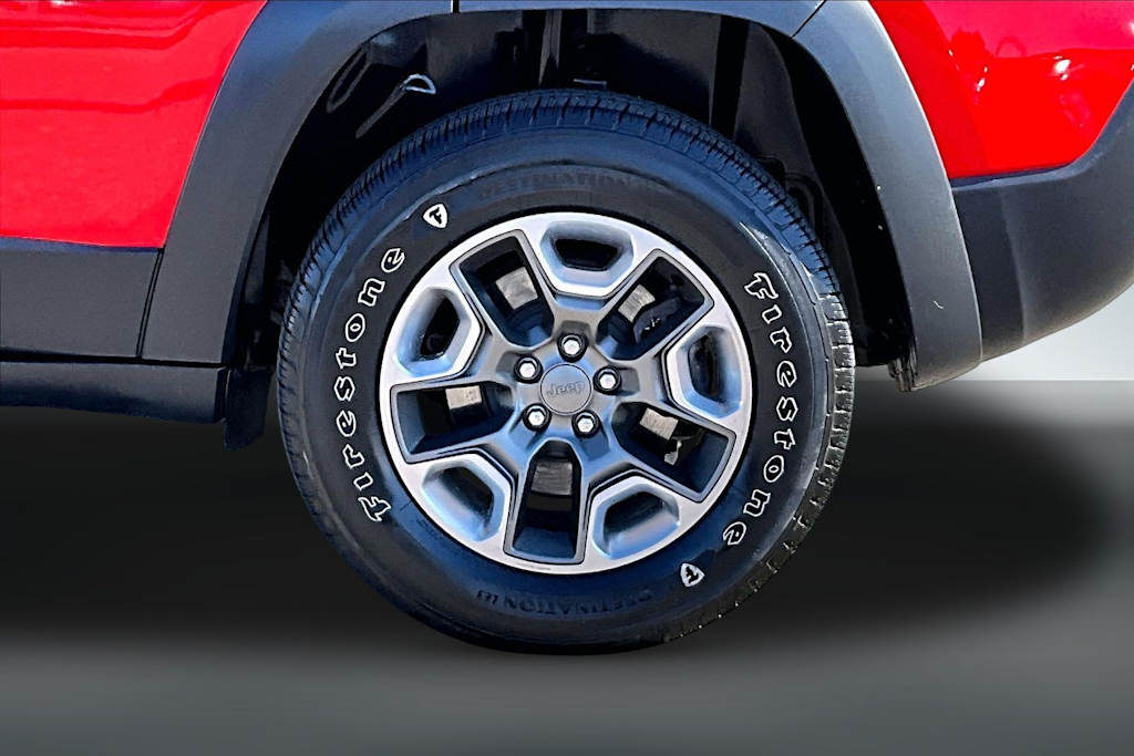Thumbnail: 2019 Jeep Cherokee - 34