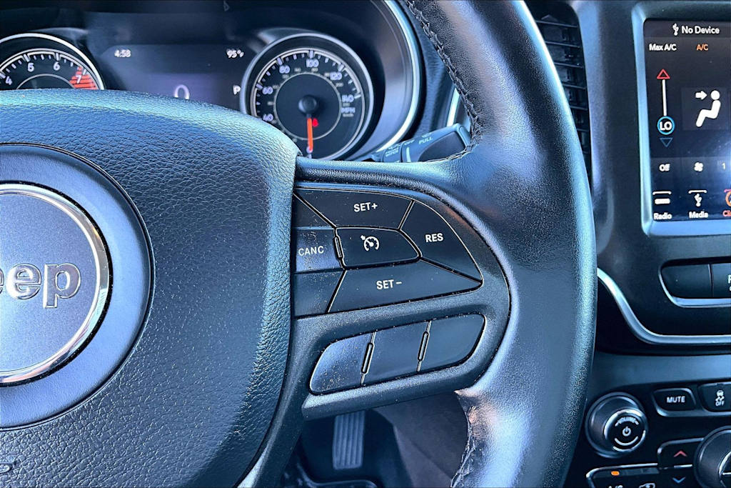 Thumbnail: 2019 Jeep Cherokee - 26