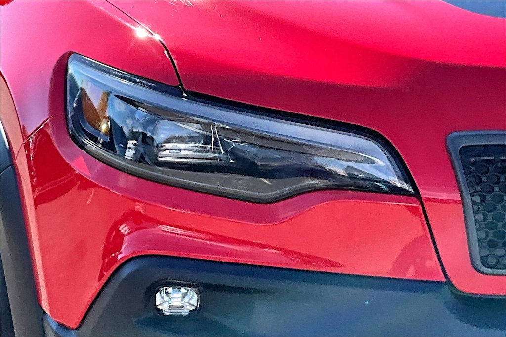 Thumbnail: 2019 Jeep Cherokee - 31