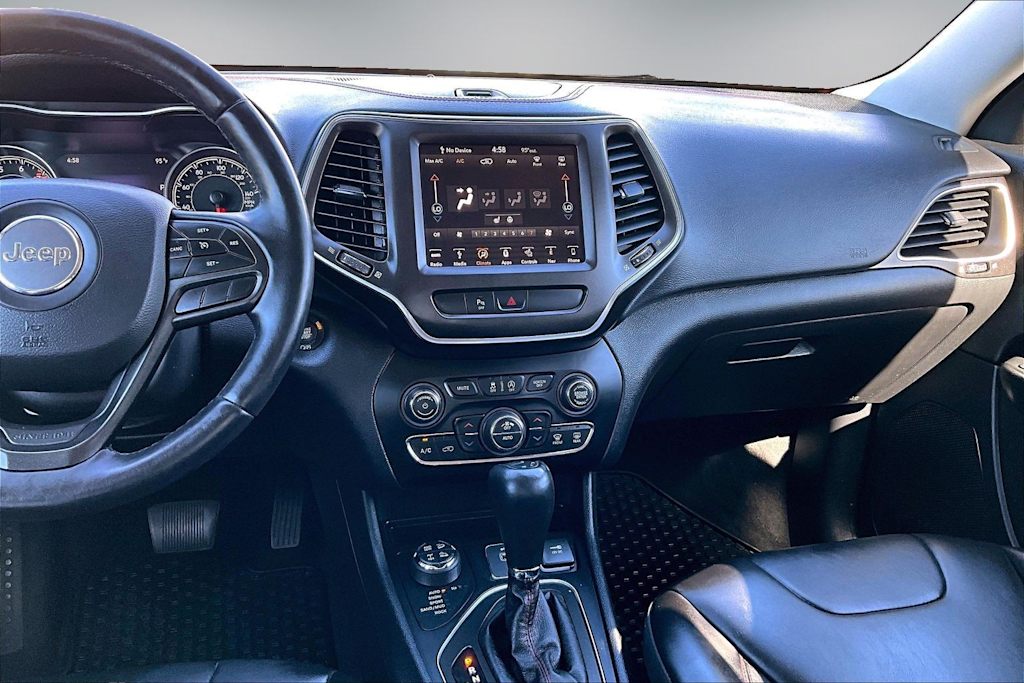 Thumbnail: 2019 Jeep Cherokee - 14