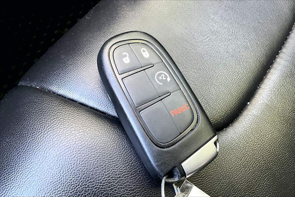 Thumbnail: 2019 Jeep Cherokee - 19