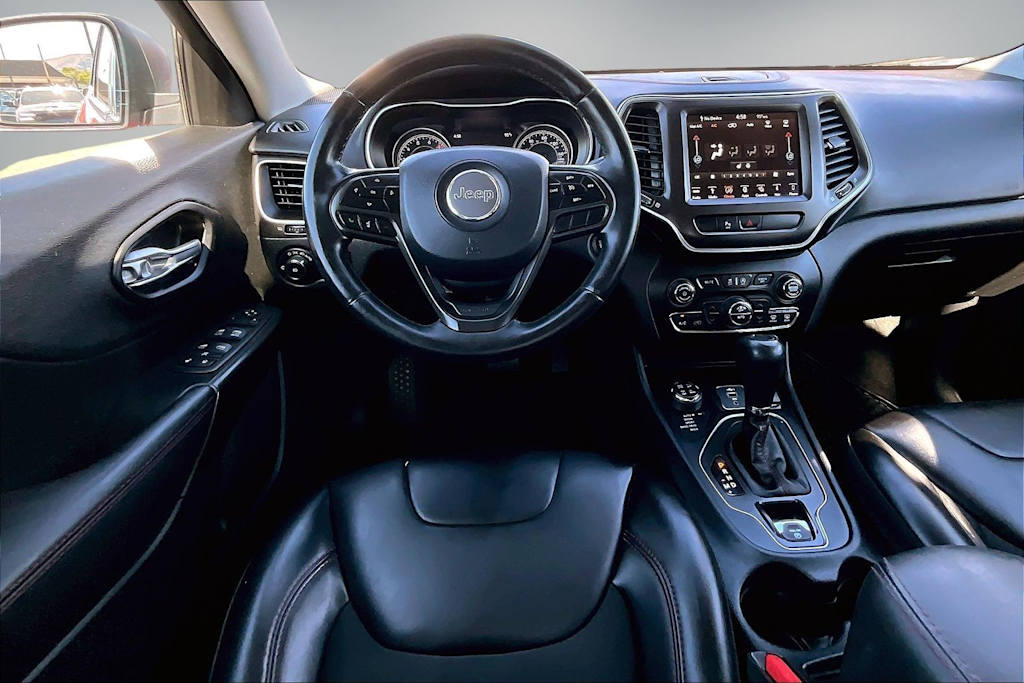 Thumbnail: 2019 Jeep Cherokee - 13