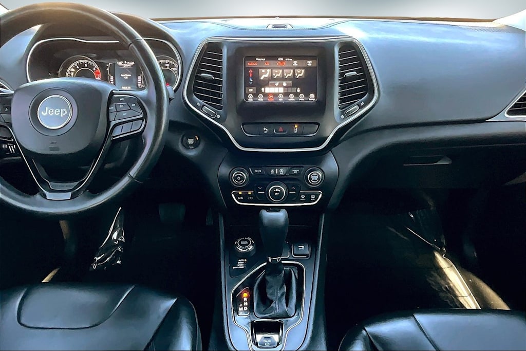 Thumbnail: 2021 Jeep Cherokee - 10