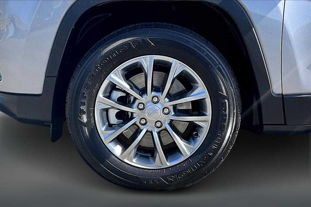 Thumbnail: 2021 Jeep Cherokee - 8