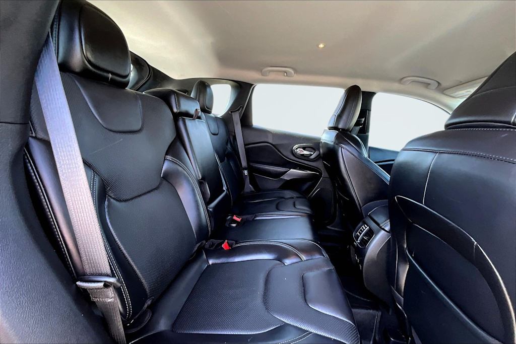 Thumbnail: 2021 Jeep Cherokee - 29