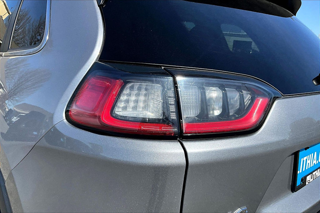 Thumbnail: 2021 Jeep Cherokee - 31