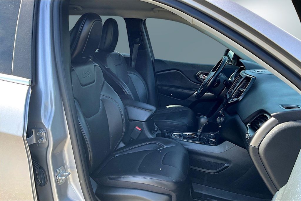 Thumbnail: 2021 Jeep Cherokee - 11