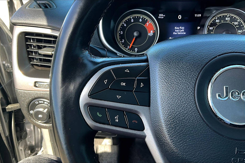 Thumbnail: 2021 Jeep Cherokee - 24