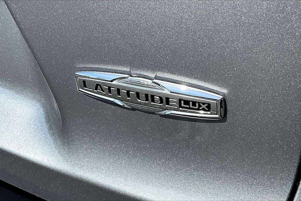 Thumbnail: 2021 Jeep Cherokee - 7