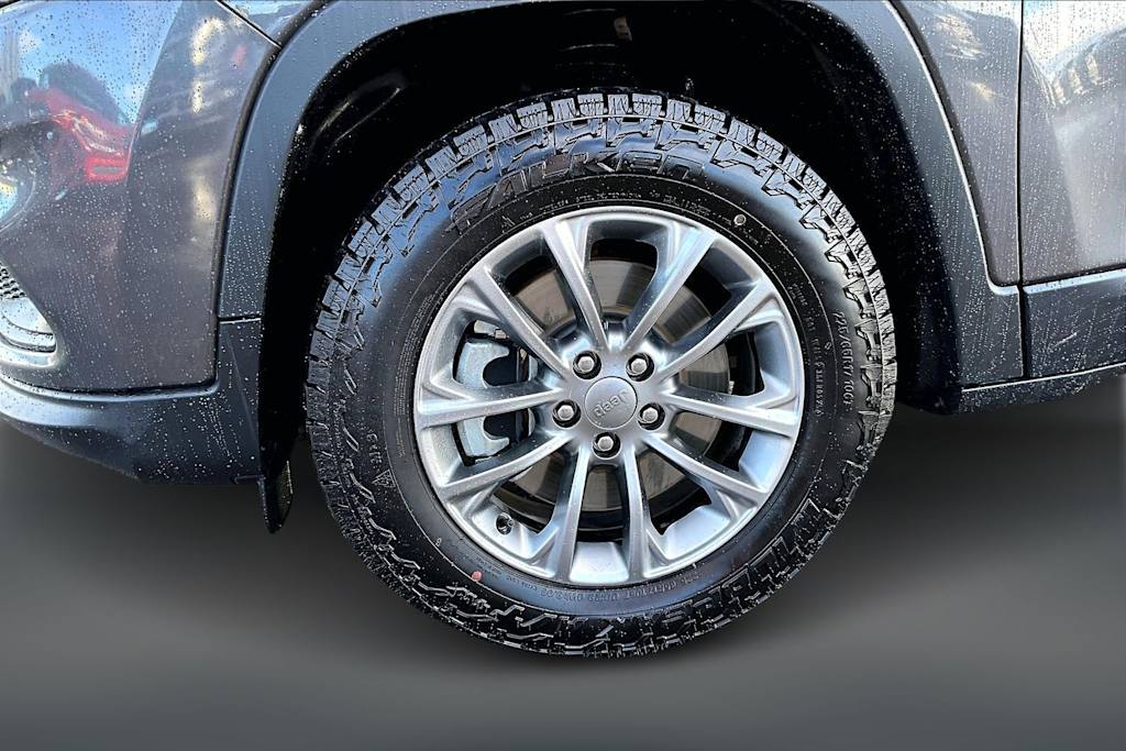 Thumbnail: 2021 Jeep Cherokee - 8