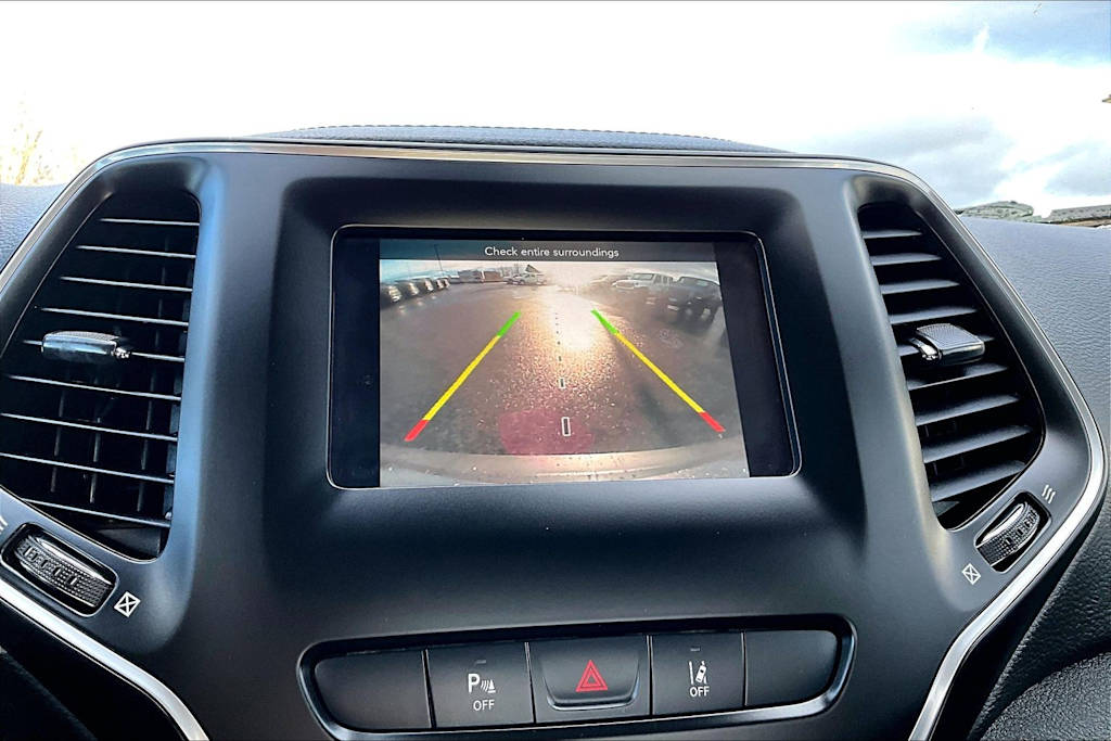 Thumbnail: 2021 Jeep Cherokee - 26