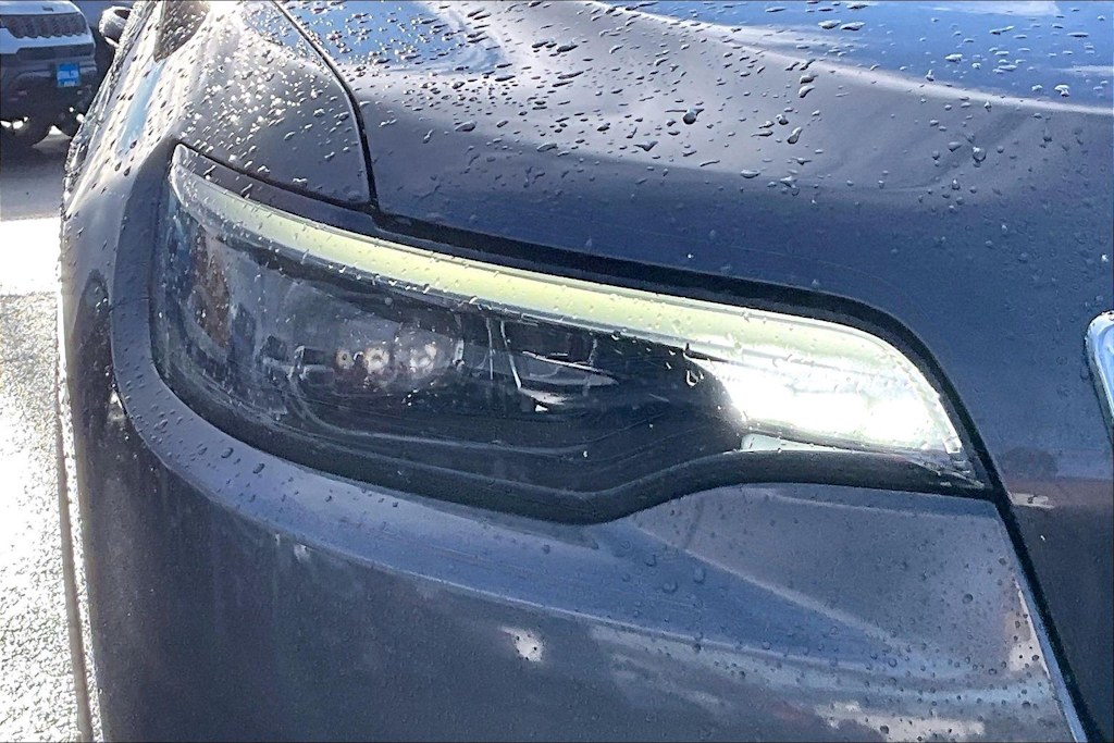 Thumbnail: 2021 Jeep Cherokee - 32