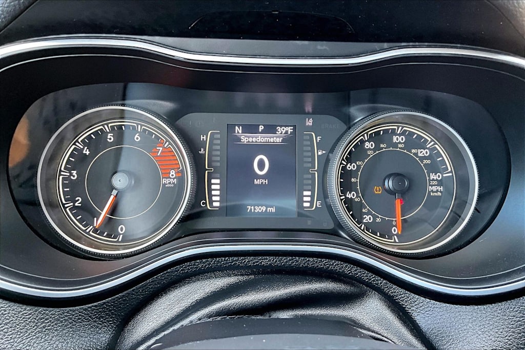 Thumbnail: 2021 Jeep Cherokee - 17