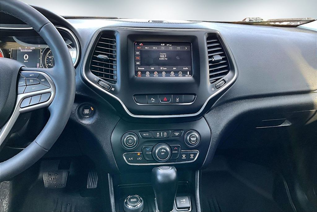 Thumbnail: 2021 Jeep Cherokee - 15