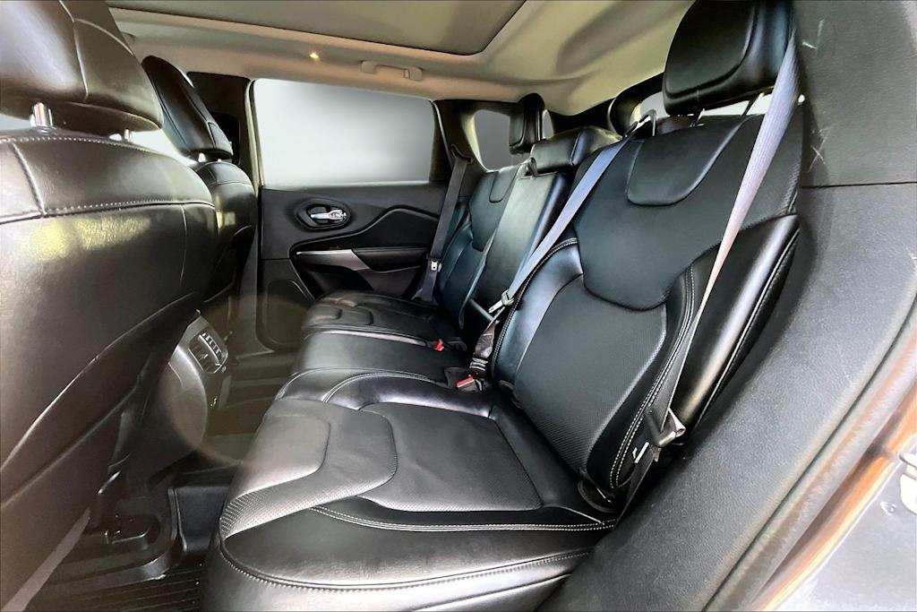 Thumbnail: 2021 Jeep Cherokee - 29