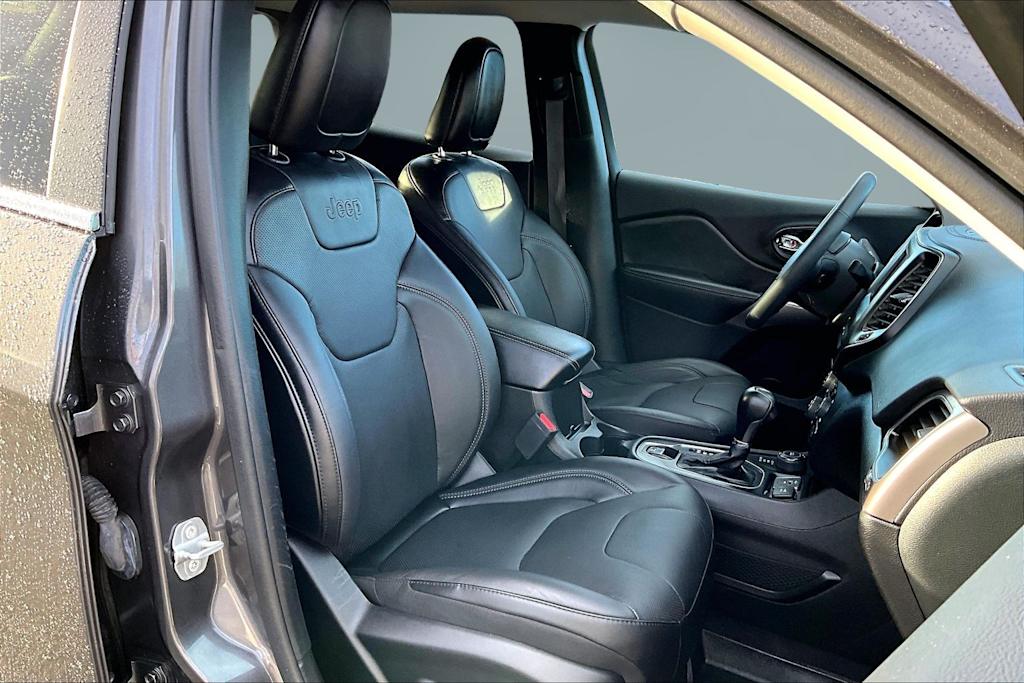 Thumbnail: 2021 Jeep Cherokee - 12