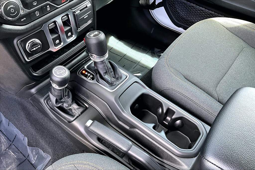 Thumbnail: 2026 Jeep Wrangler - 15