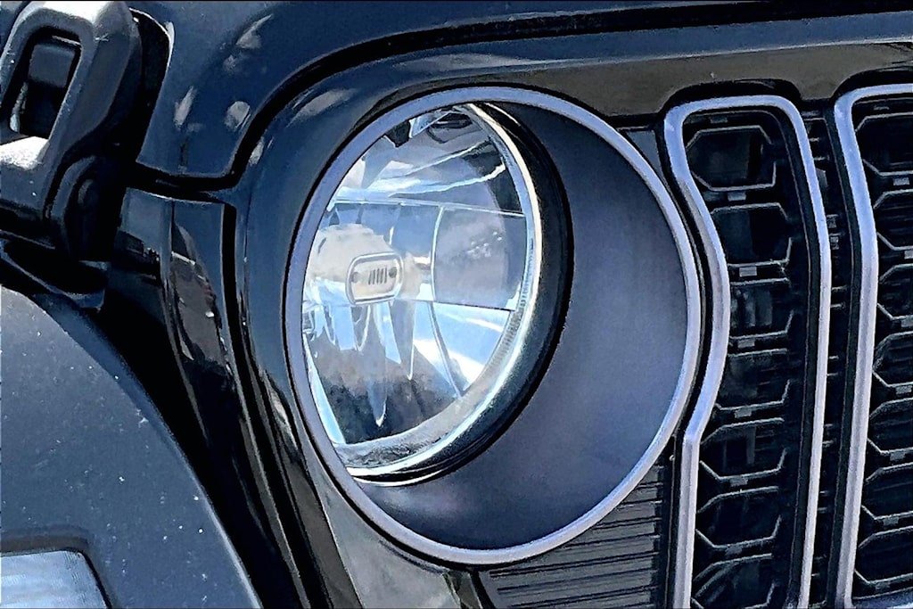 Thumbnail: 2024 Jeep Wrangler - 30