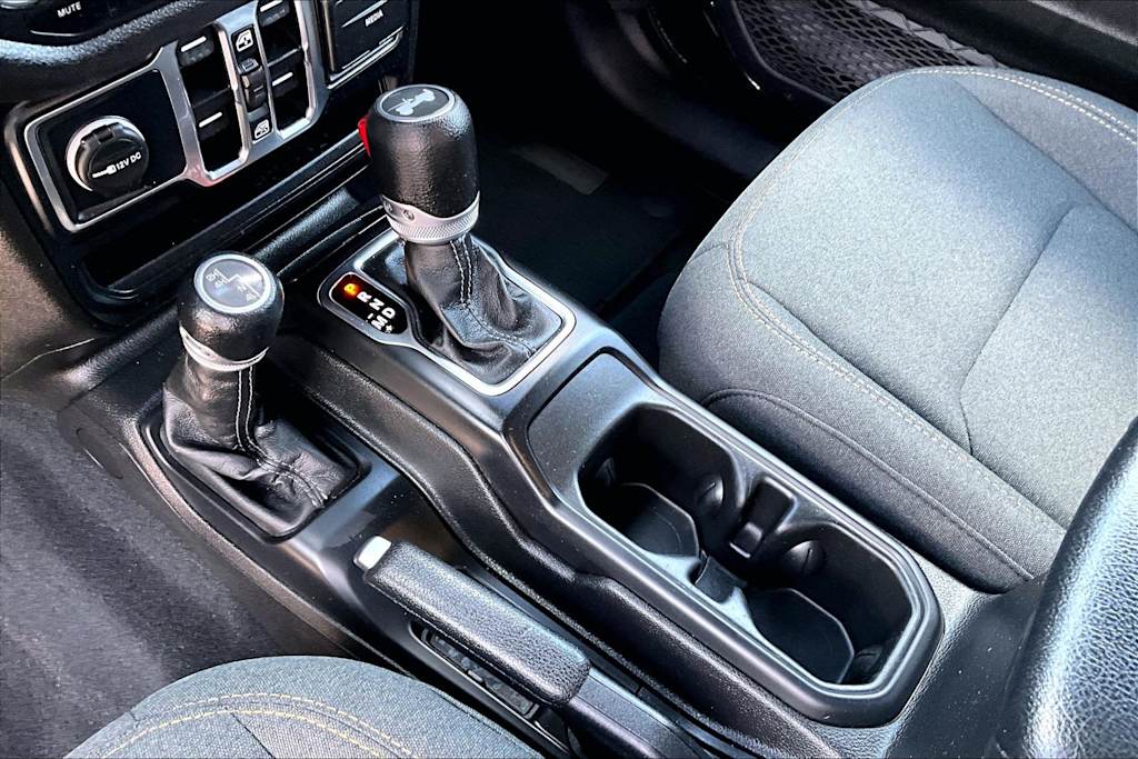 Thumbnail: 2024 Jeep Wrangler - 15