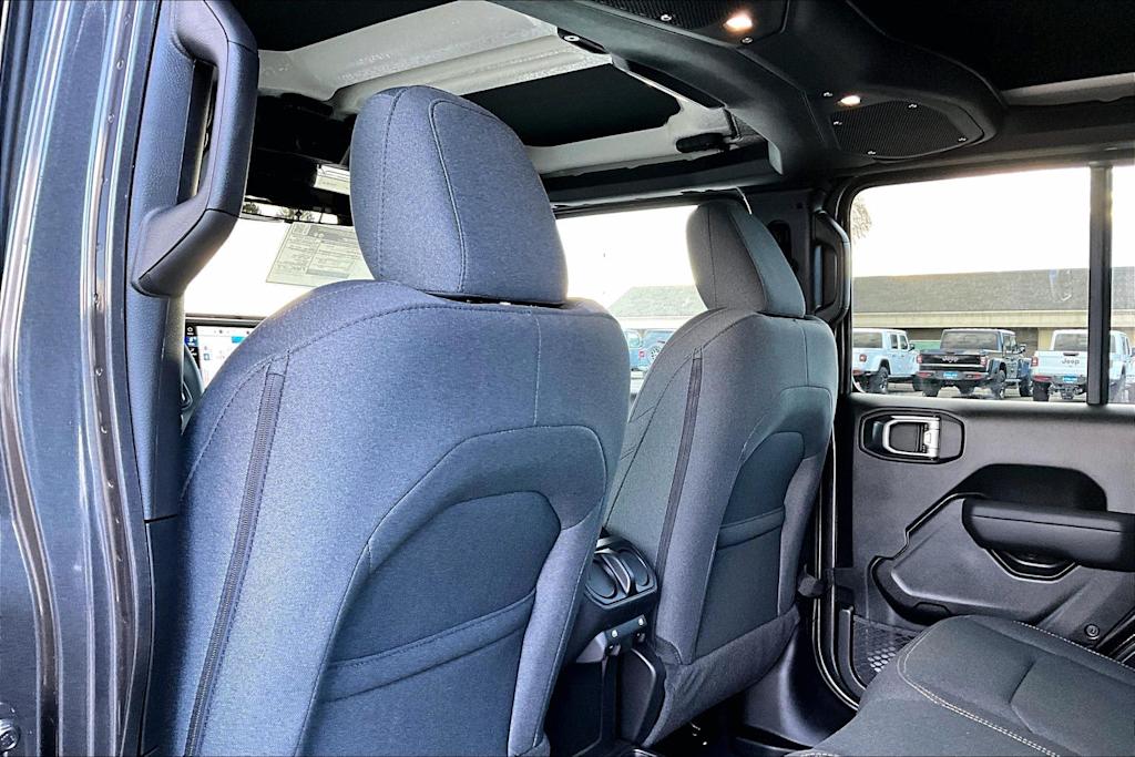 2026 Jeep Wrangler 4-Door Willys - Photo 13
