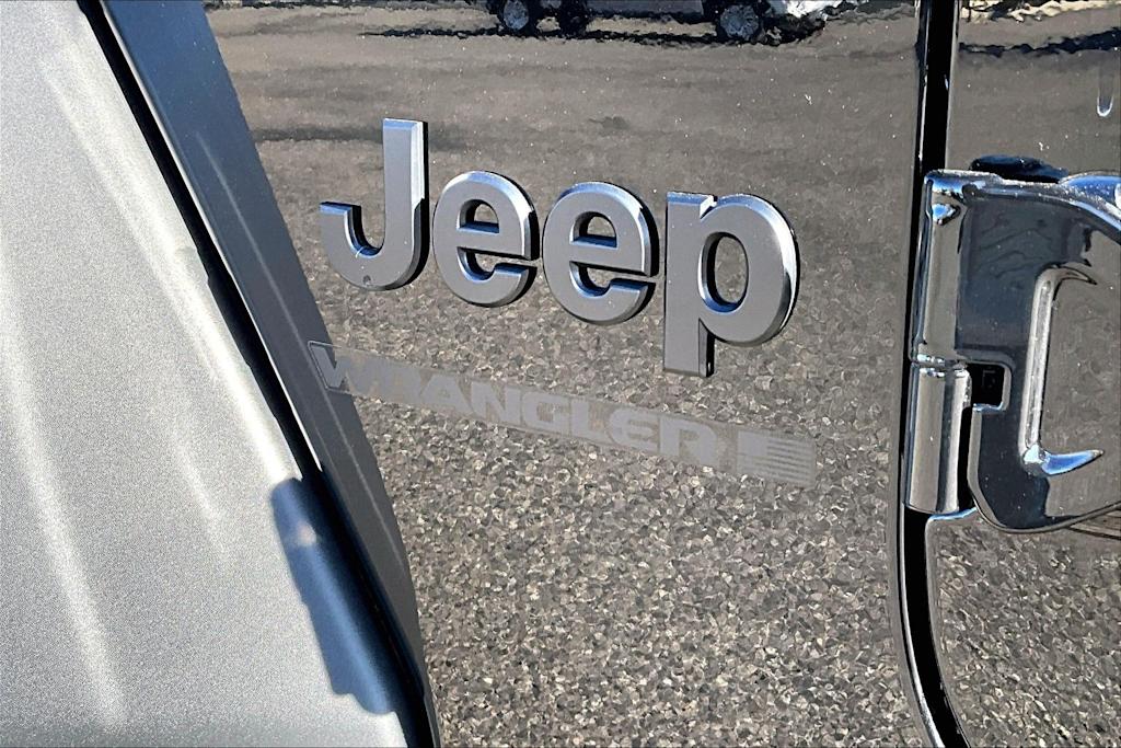 Thumbnail: 2026 Jeep Wrangler - 6