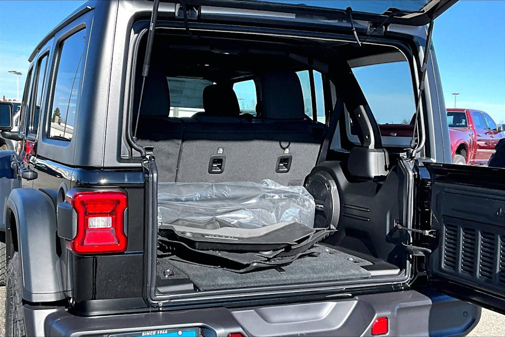 Thumbnail: 2026 Jeep Wrangler - 20