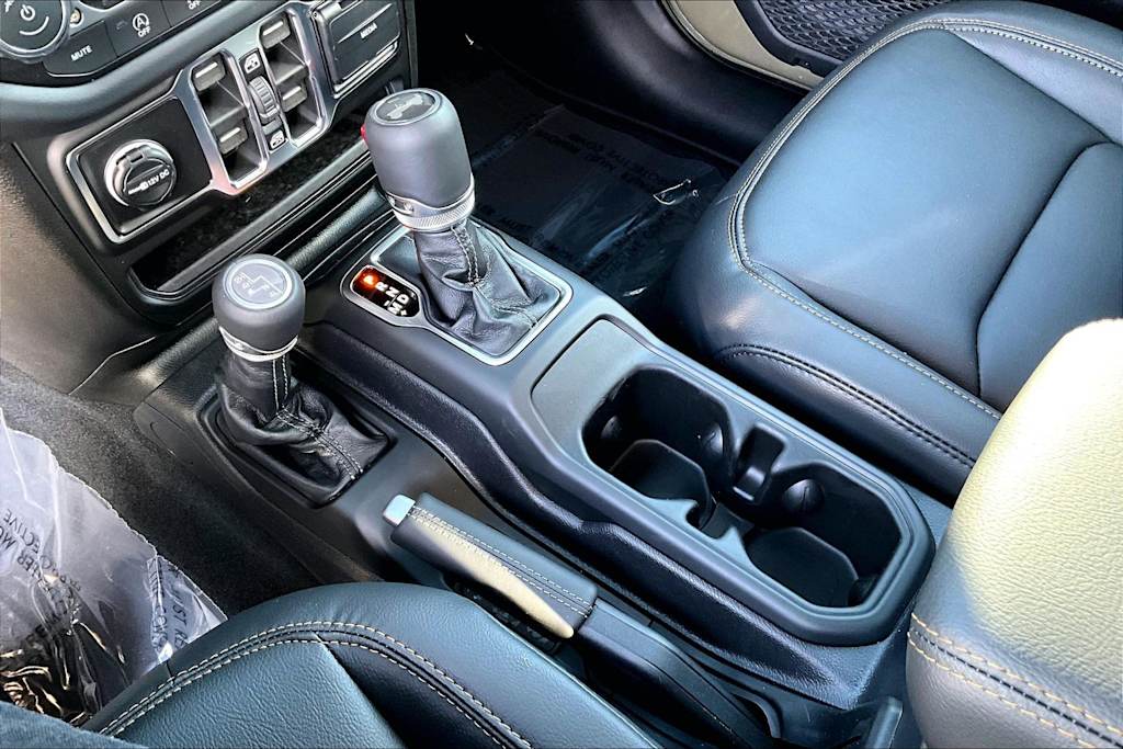 2026 Jeep Wrangler 4-Door Sahara - Photo 15