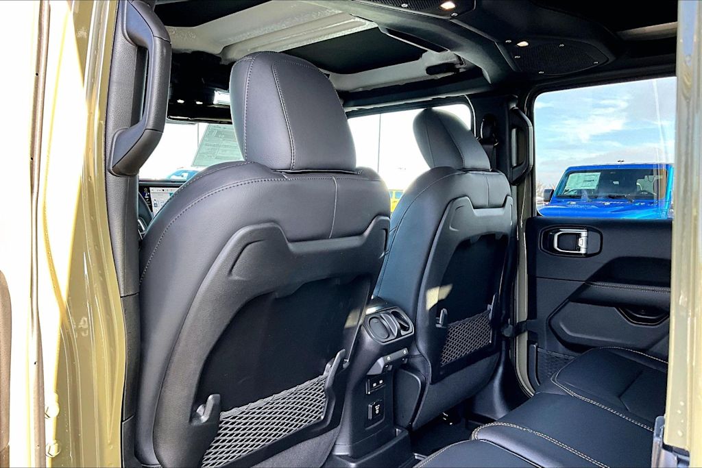2026 Jeep Wrangler 4-Door Sahara - Photo 12