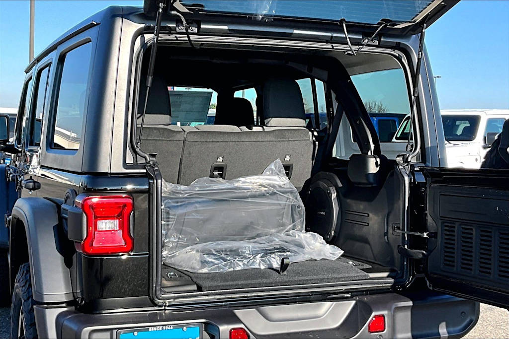 Thumbnail: 2026 Jeep Wrangler - 21