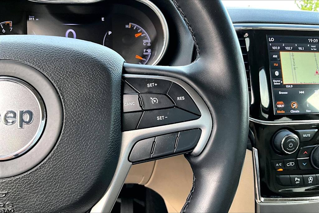 Thumbnail: 2022 Jeep Grand Cherokee - 26