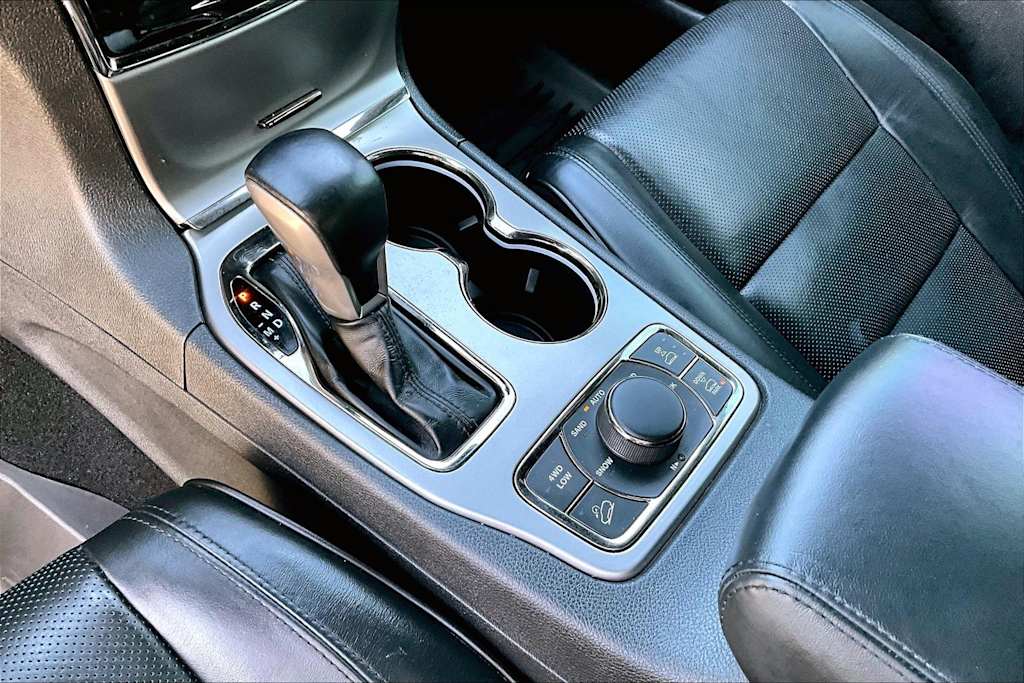 Thumbnail: 2021 Jeep Grand Cherokee - 16