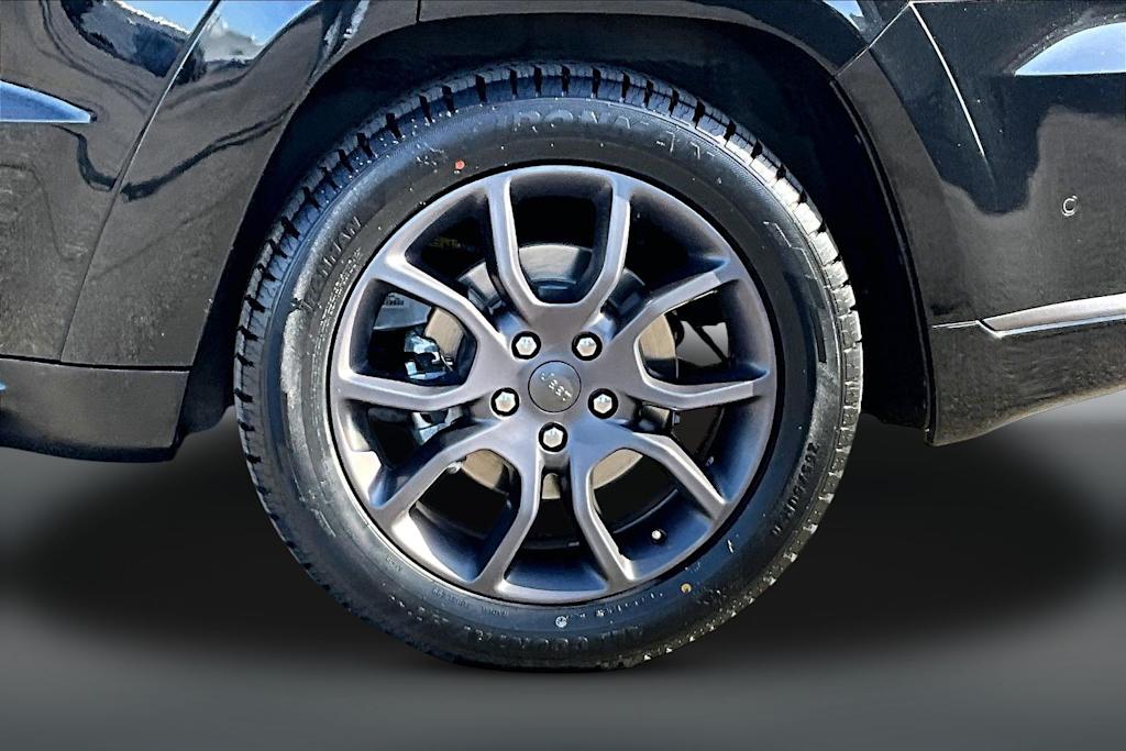 Thumbnail: 2021 Jeep Grand Cherokee - 32