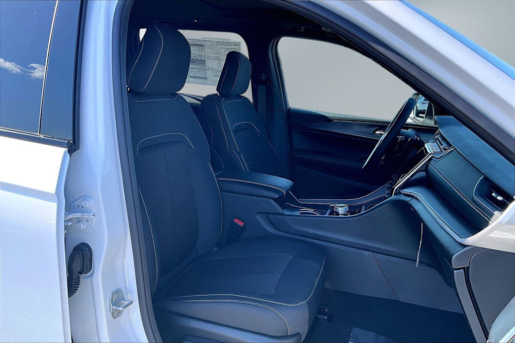 Thumbnail: 2026 Jeep Grand Cherokee - 12