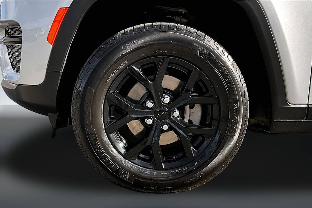 Thumbnail: 2025 Jeep Grand Cherokee - 8