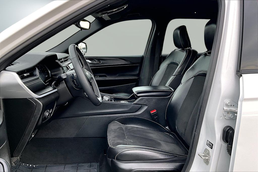 Thumbnail: 2024 Jeep Grand Cherokee - 11