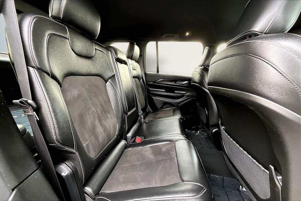 Thumbnail: 2024 Jeep Grand Cherokee - 30