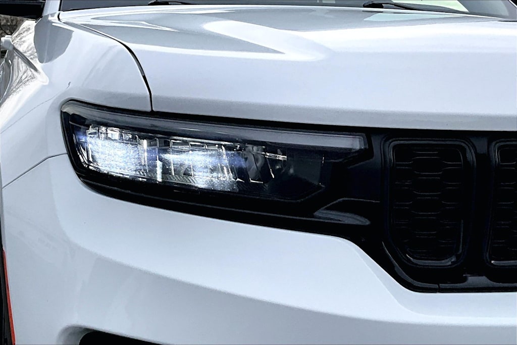 Thumbnail: 2024 Jeep Grand Cherokee - 31