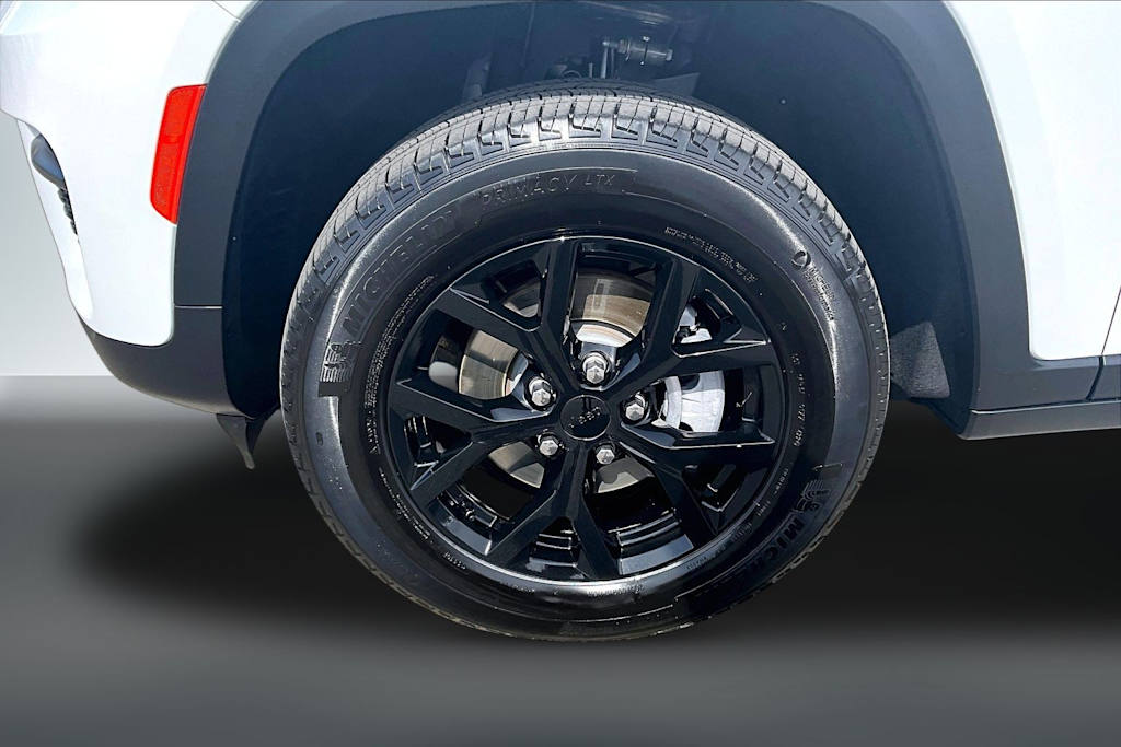 Thumbnail: 2025 Jeep Grand Cherokee - 8
