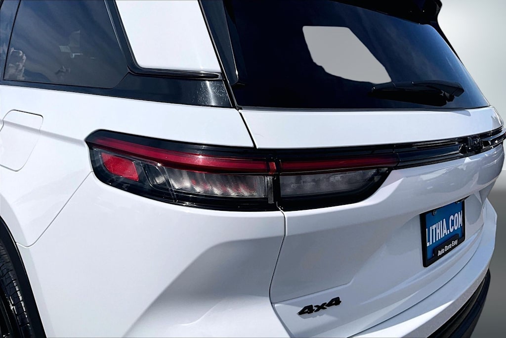Thumbnail: 2025 Jeep Grand Cherokee - 32