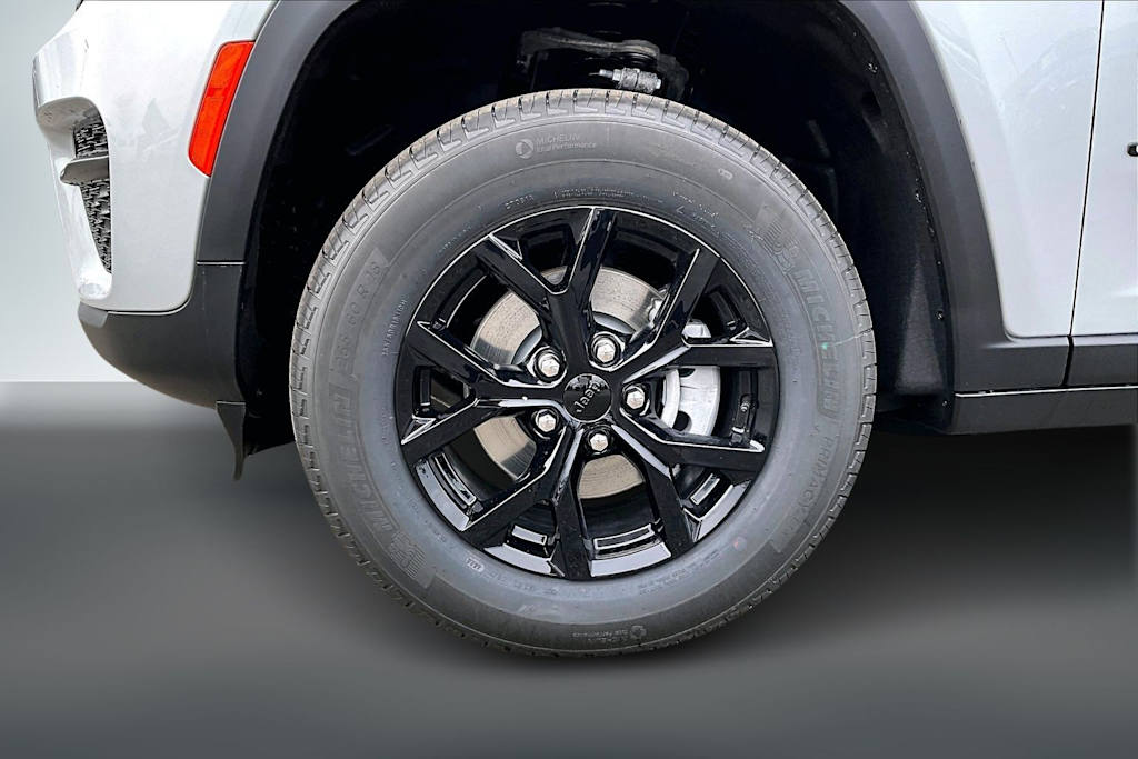 Thumbnail: 2025 Jeep Grand Cherokee - 8