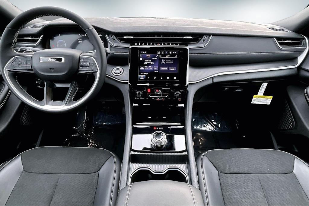 Thumbnail: 2025 Jeep Grand Cherokee - 10