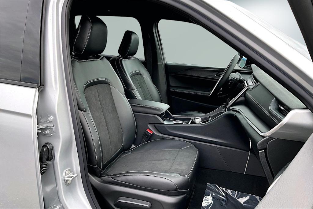 Thumbnail: 2025 Jeep Grand Cherokee - 12