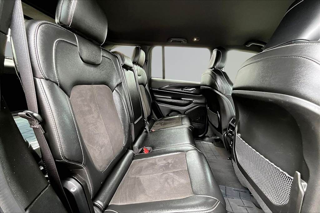 Thumbnail: 2024 Jeep Grand Cherokee - 30