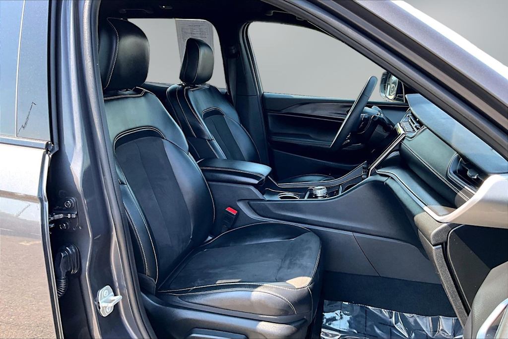 Thumbnail: 2024 Jeep Grand Cherokee - 12