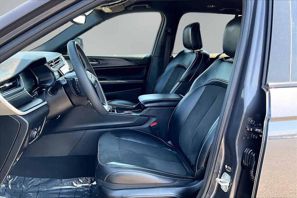 Thumbnail: 2024 Jeep Grand Cherokee - 11