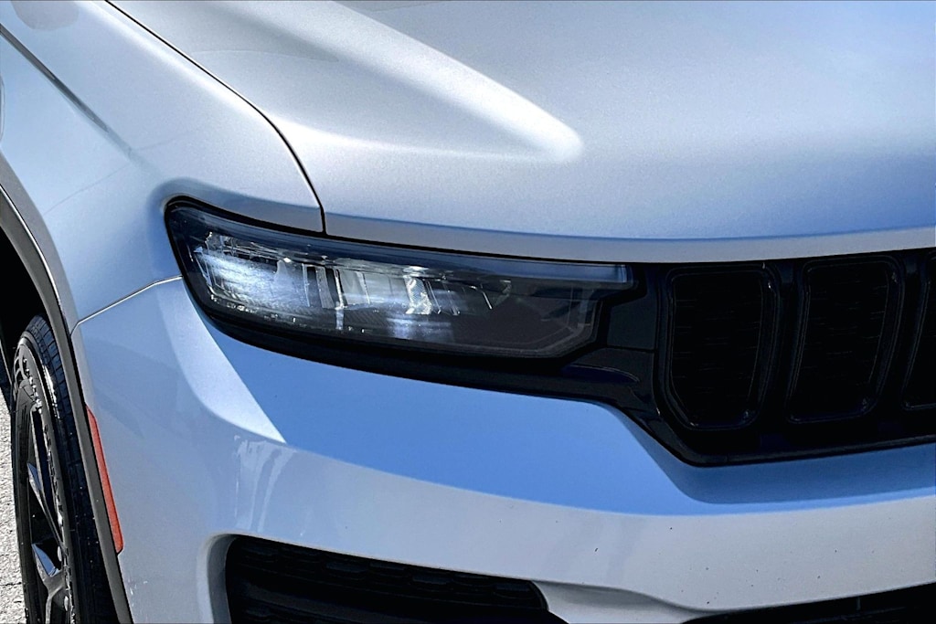 Thumbnail: 2024 Jeep Grand Cherokee - 31