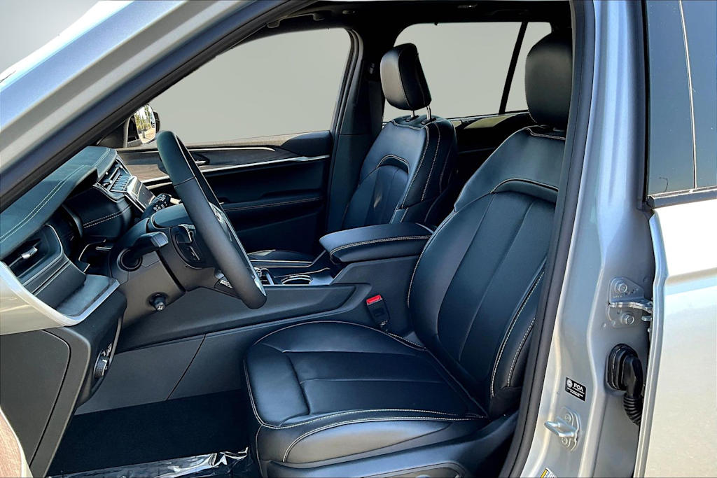 Thumbnail: 2025 Jeep Grand Cherokee - 11