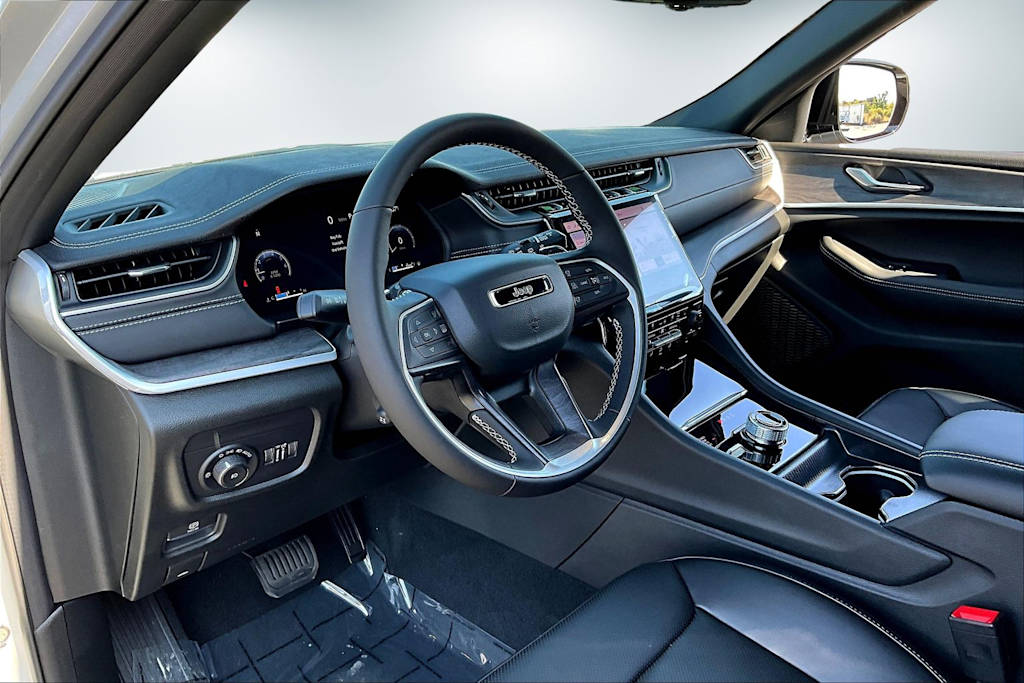 Thumbnail: 2025 Jeep Grand Cherokee - 2