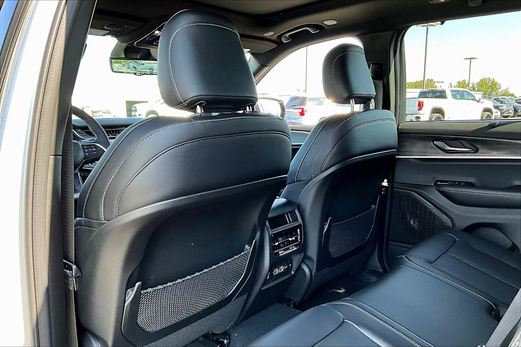 Thumbnail: 2025 Jeep Grand Cherokee - 13